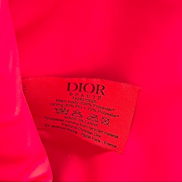 DIOR Beauty Red Canvas Makeup Bag. - Picture 3 of 5